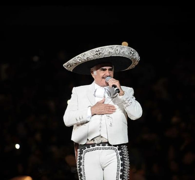 Vicente Fernández tiene recaída y regresa a terapia intensiva. - Créditos: Facebook: Vicente Fernández