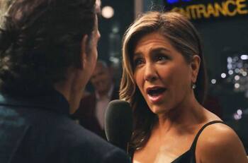 Jennifer Aniston se quita la ropa en el último capítulo de The Morning Show