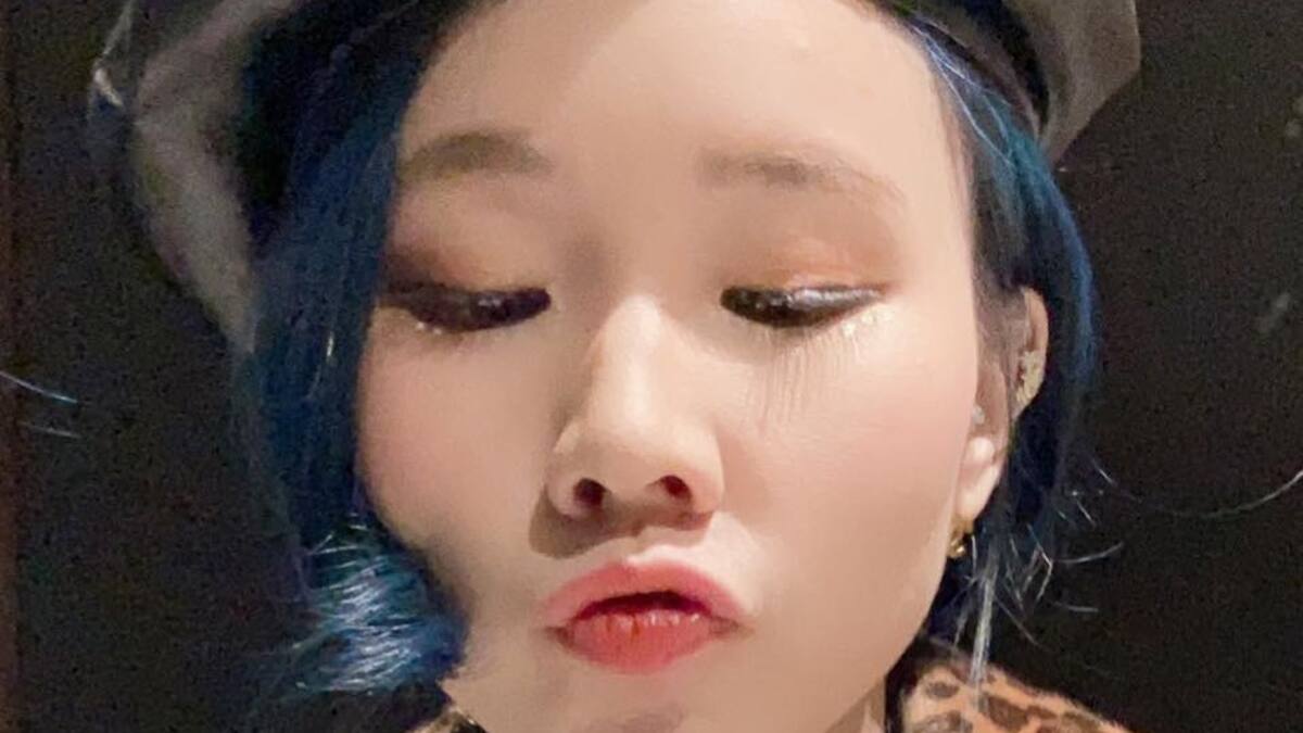 Chingu Amiga llora al no poder entrevistar a MOMOLAND