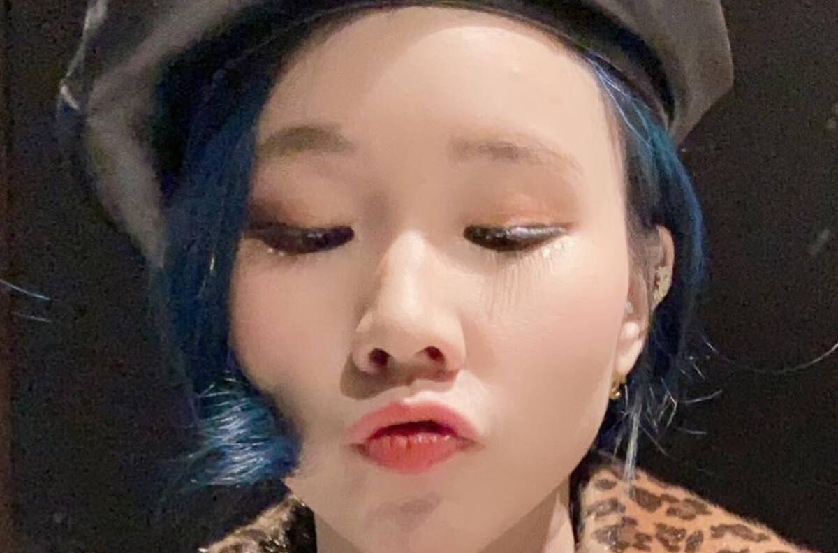 Chingu Amiga llora al no poder entrevistar a MOMOLAND