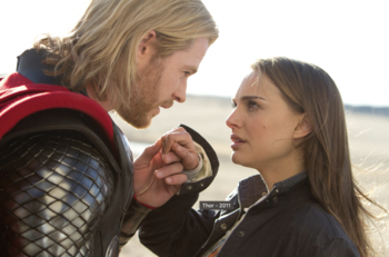 Natalie Portman revela el sacrificio que hizo Chris Hemsworth durante las escenas de besos