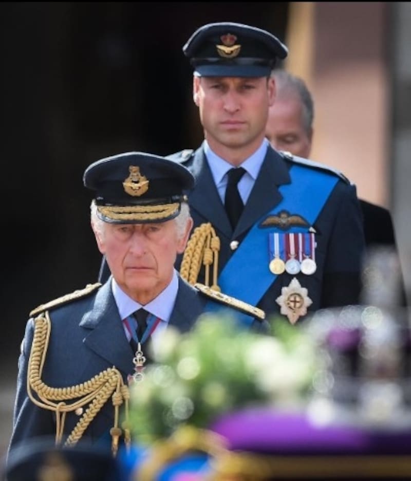 Rey Carlos III, William y Harry en shock por muerte sorpresiva de amigo que no los vio reconciliados Hondo pesar produjo la muerte de Dhillon en la familia real - Créditos: Instagram