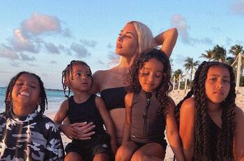 Kim Kardashian elige a su hija más parecida