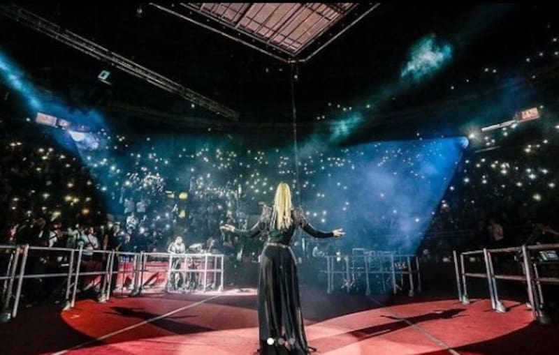 Fans reprueban a cantante mexicana por desatender obsequio Duro reproche a artista - Créditos: Instagram