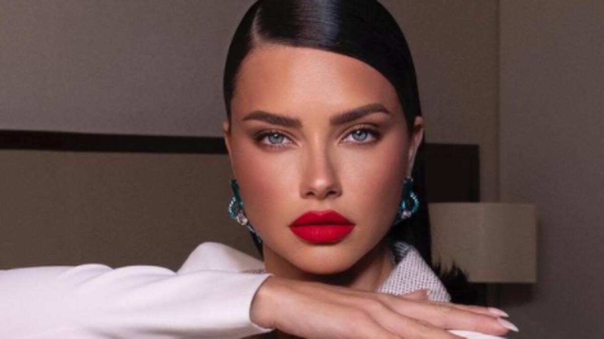 La singular forma en la cual Adriana Lima anunció su embarazo