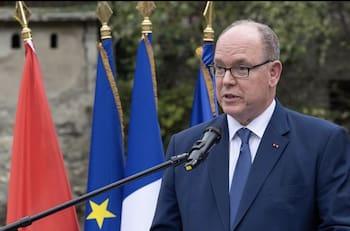 Captan al príncipe Alberto pasando un tiempo con su hijo Alexandre Grimaldi-Coste