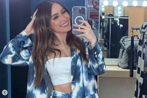 Cynthia Rodríguez presume feliz su diminuta pancita de embarazo