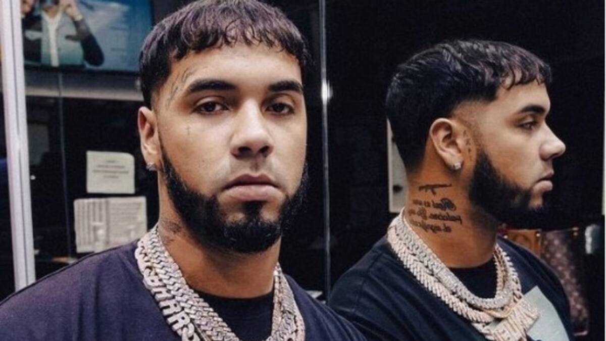 Anuel muestra casa, autos y yate para anunciar gira por Latinoamérica, EE.UU. y Europa