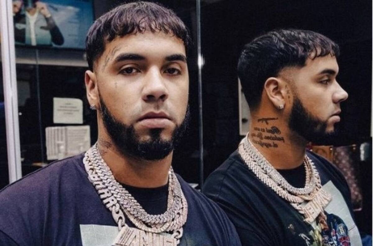 Anuel muestra casa, autos y yate para anunciar gira por Latinoamérica, EE.UU. y Europa