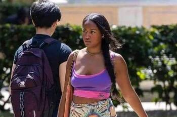 Hija de Michelle y Barack Obama deja ver su piercing en el ombligo mientras pasea por LA