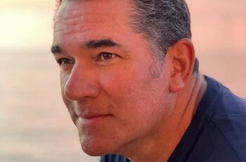 Eduardo Santamarina envía emotivo mensaje a sus hijastros y conmueve en redes