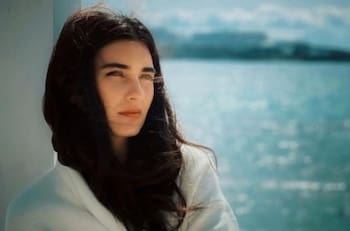Tuba Buyüküstün: la bella actriz turca que se suma a “La hija del embajador” en su última temporada