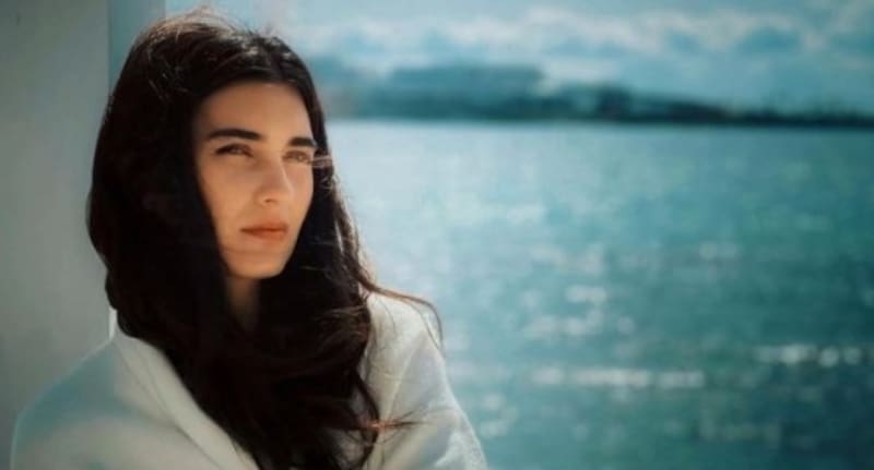 Tuba Buyüküstün: la bella actriz turca que se suma a la temporada final de “La hija del embajador” La actriz turca llega a la teleserie de Univisión. - Créditos: Instagram