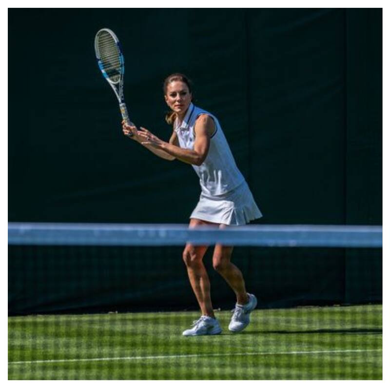 Kate Middleton mostró sus habilidades para el tenis en la pista central de Wimbledon.