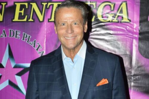 Alfredo Adame sufre accidente en una motocicleta y queda con grave lesión