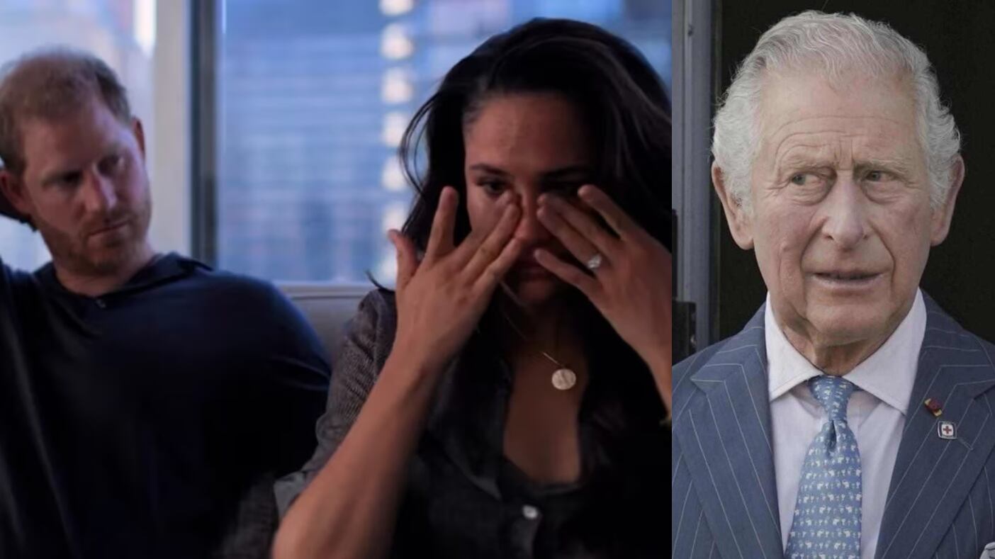 Collage donde el rey Carlos aparece viendo de reojo a Harry y Meghan teniendo problemas.