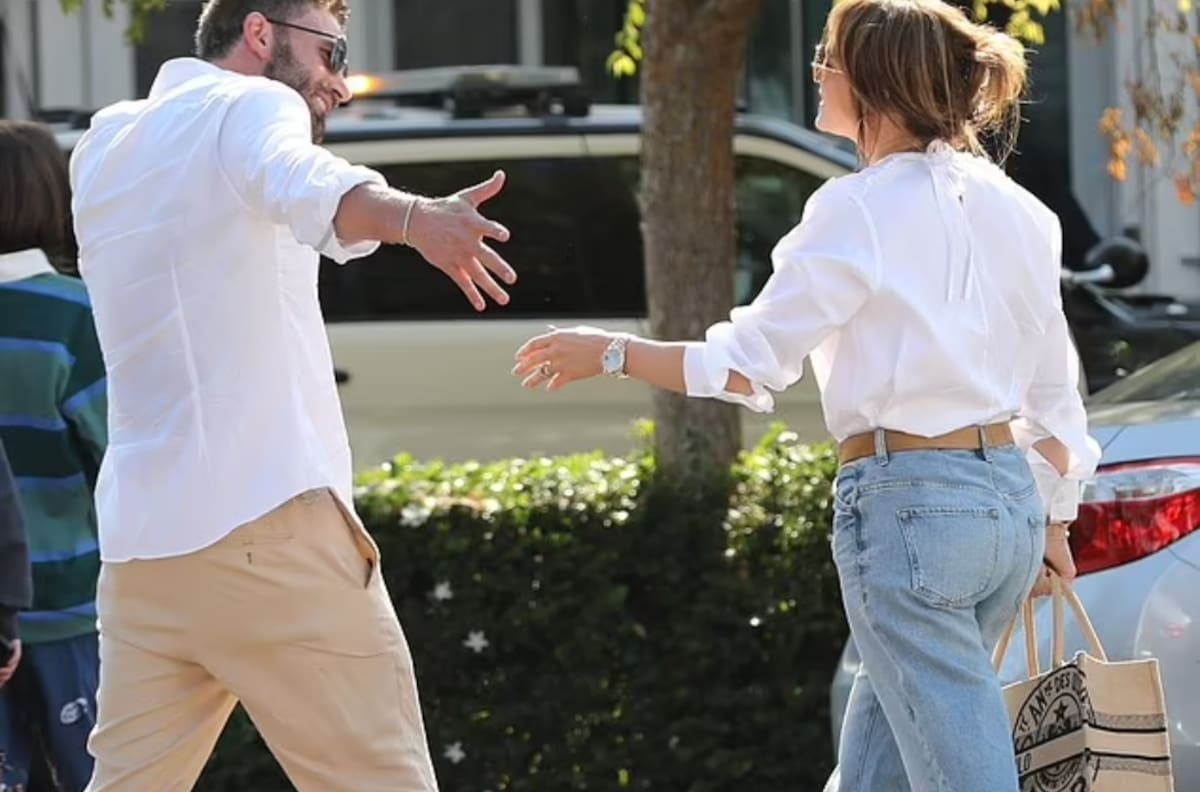 JLo y Ben Affleck buscan al nuevo integrante de la familia acompañados de Emme y Seraphina