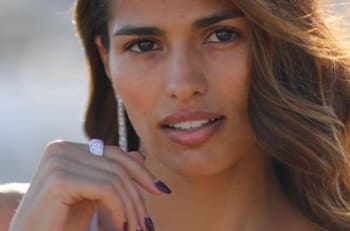 Actriz española revoluciona redes al aparecer sin maquillaje en premios Goya