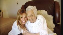 La triste despedida de Thalía a su abuelita con el que honra su vida