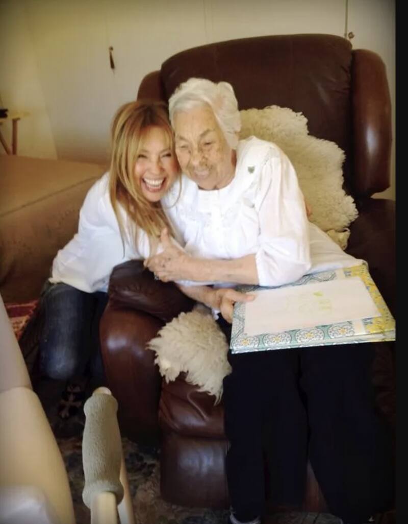 La triste despedida de Thalía a su abuelita - Créditos: Instagram