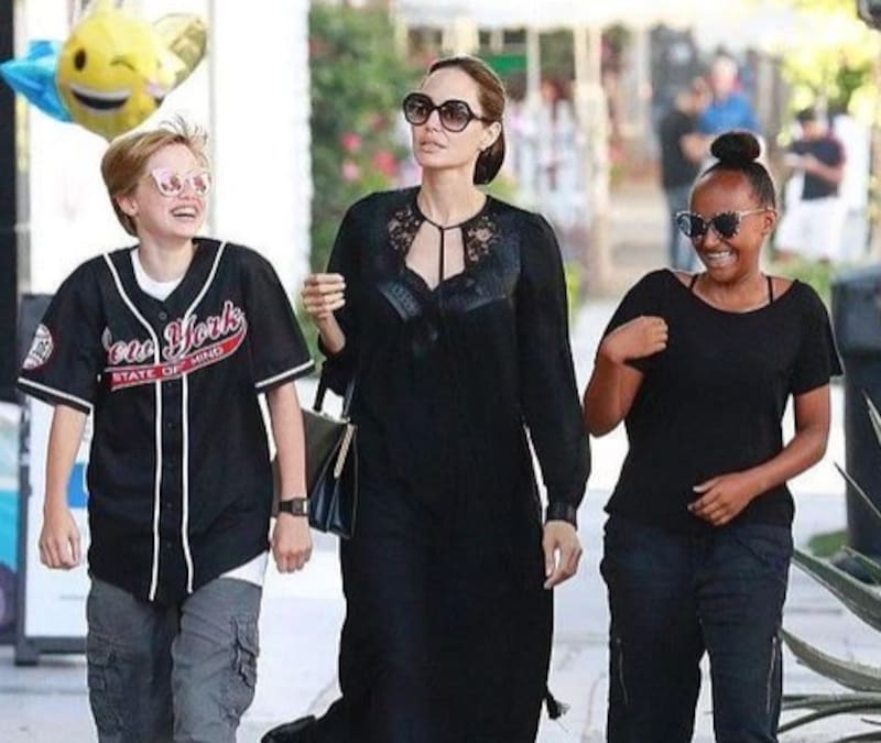 Famosos que apoyan el cambio de género de sus hijos - Créditos: Instagram