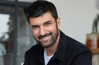 Así fueron los festejos que hicieron los fans del actor turco Engin Akyürek por su cumpleaños 40