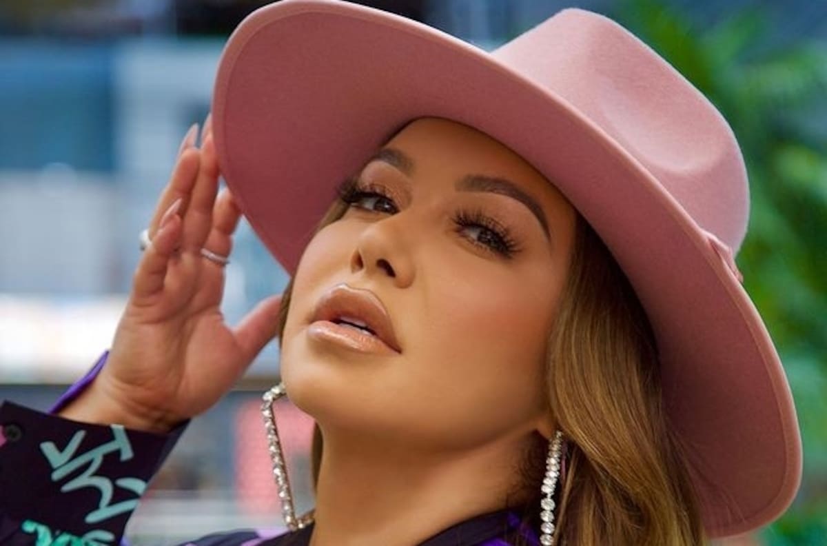 "Chiquis" Rivera acusa la familia de su mamá de ocultar robos en las empresas de Jenni