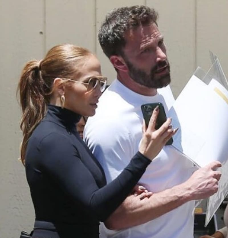 El horóscopo monetario del martes 27 de diciembre de 2022 JLo y Ben Affleck son del signo Leo y amantes de las joyas - Créditos: Instagram