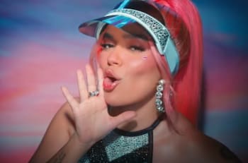 ¿Hermanas? Cibernautas aseguran que Karol G y Wendy Guevara se parecen físicamente