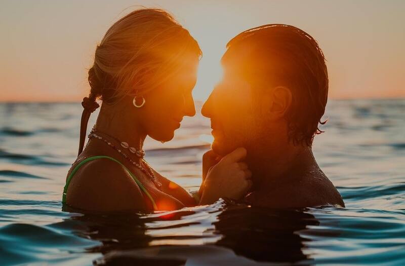 Gabriel Soto sorprende a Irina Baeva en su llegada a México - Créditos: Instagram