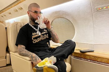 Avión donde viajaba Farruko hace aterrizaje de emergencia en Estados Unidos