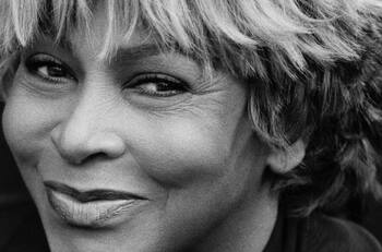 Tina Turner, estrella icónica del Rock & Roll, fallece a los 83 años