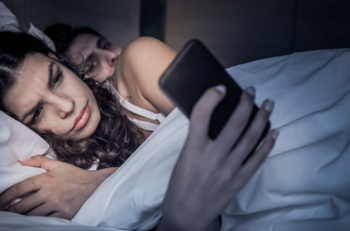 ¿Qué significa soñar que tu pareja te engaña?