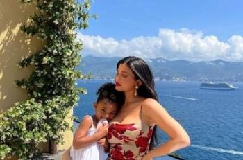 El tierno gesto de la hija de Kylie Jenner con una reportera