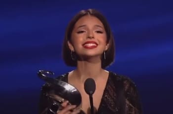 Con estos looks Ángela Aguilar se llevó la noche en los Premio Lo Nuestro