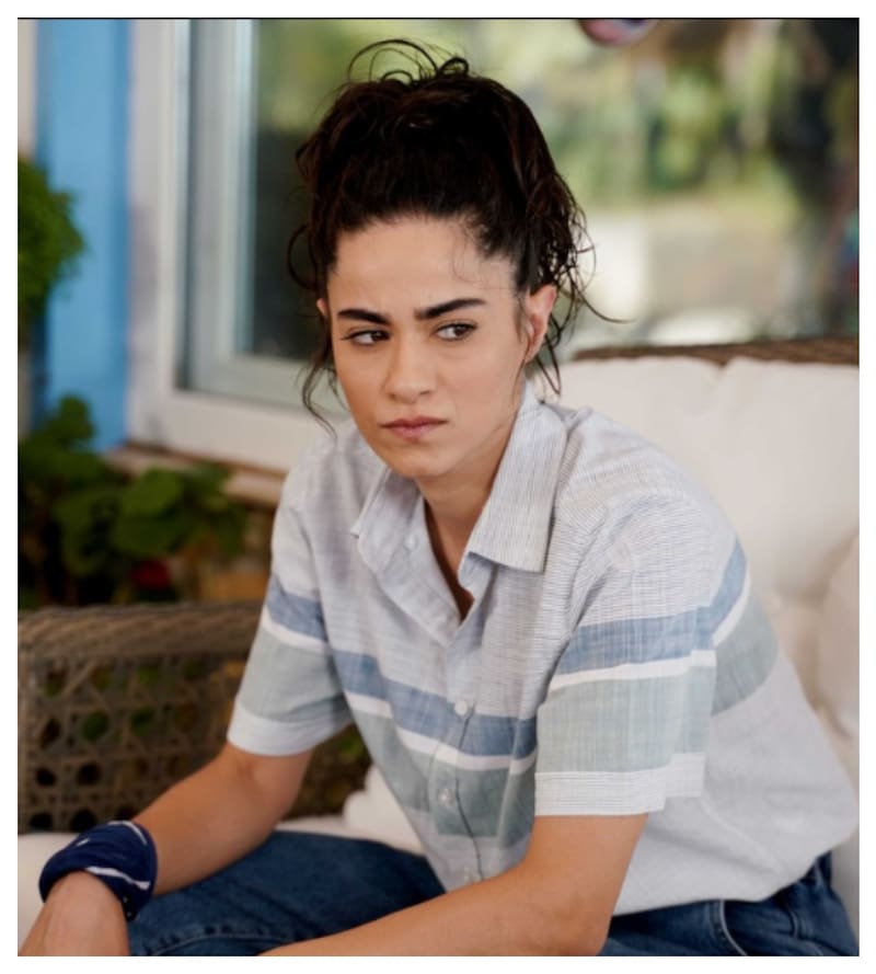 La actriz turca Merve Nur Bengi encarna a Melisa, una cercana amiga del protagonista Poyraz.