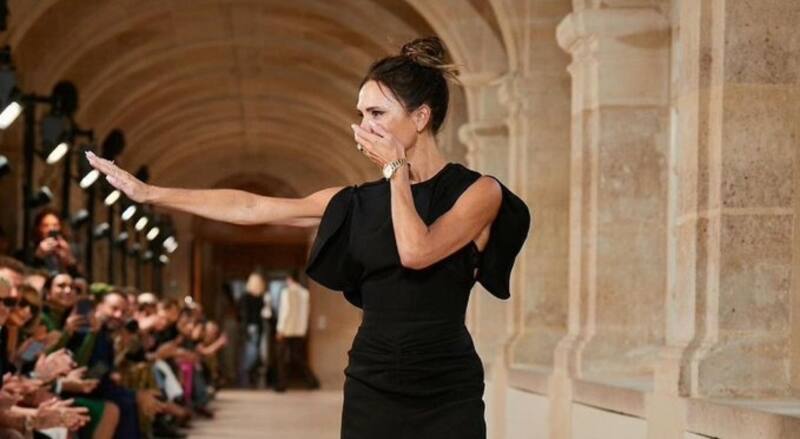 Victoria Beckham le mostró su aprecio a todos sus cercanos, menos a Nicola Peltz Victoria Beckham se olvidó de Nicola Peltz en sus agradecimientos - Créditos: Instagram