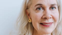 Descubre el secreto de la canela: un antídoto natural contra las canas