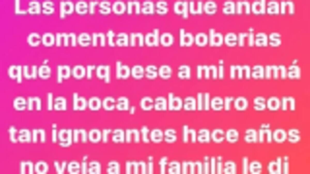 Le llueven críticas a OVI por besar a su mamá en la boca; el responde contundente