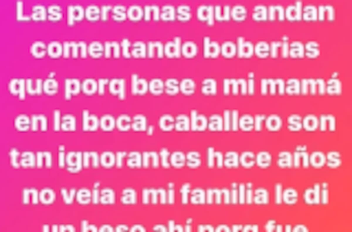Le llueven críticas a OVI por besar a su mamá en la boca; el responde contundente