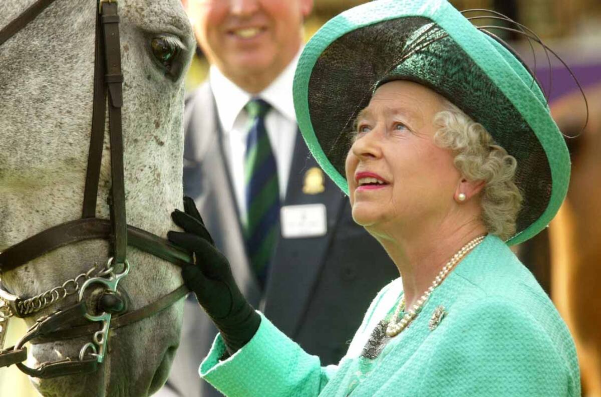 Carlos III pone a la venta los caballos de carrera de la Reina Isabel II