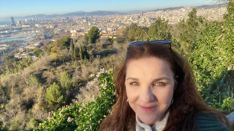 Luces Velásquez sigue trabajando en televisión.