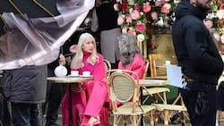 Dos actrices veteranas cuyas edades suman más de 140 años se lucen como nuevos rostros de cosméticos