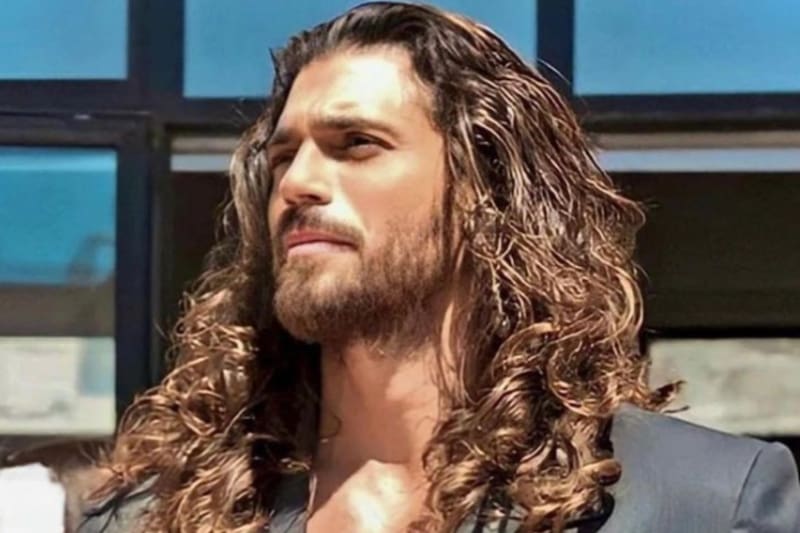 El protagonista de la teleserie Amor obstinado tiene una nueva novia italiana, según los medios locales.