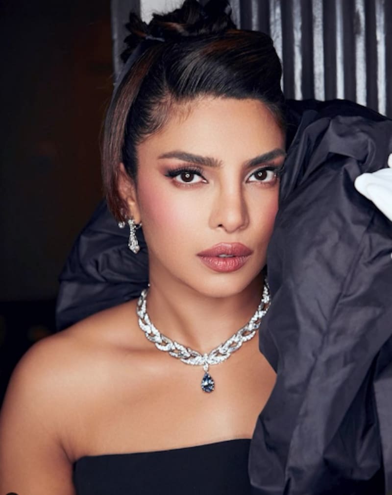 Priyanka Chopra quiso tener un nuevo rostro y el resultado le valió una fuerte depresión - Créditos: Instagram