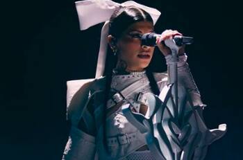 Nodal compró una casa para Cazzu pero ella duda de su relación, aseguran