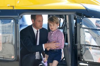 Fotos de bebé del príncipe William demuestran que es idéntico a su hijo mayor, George