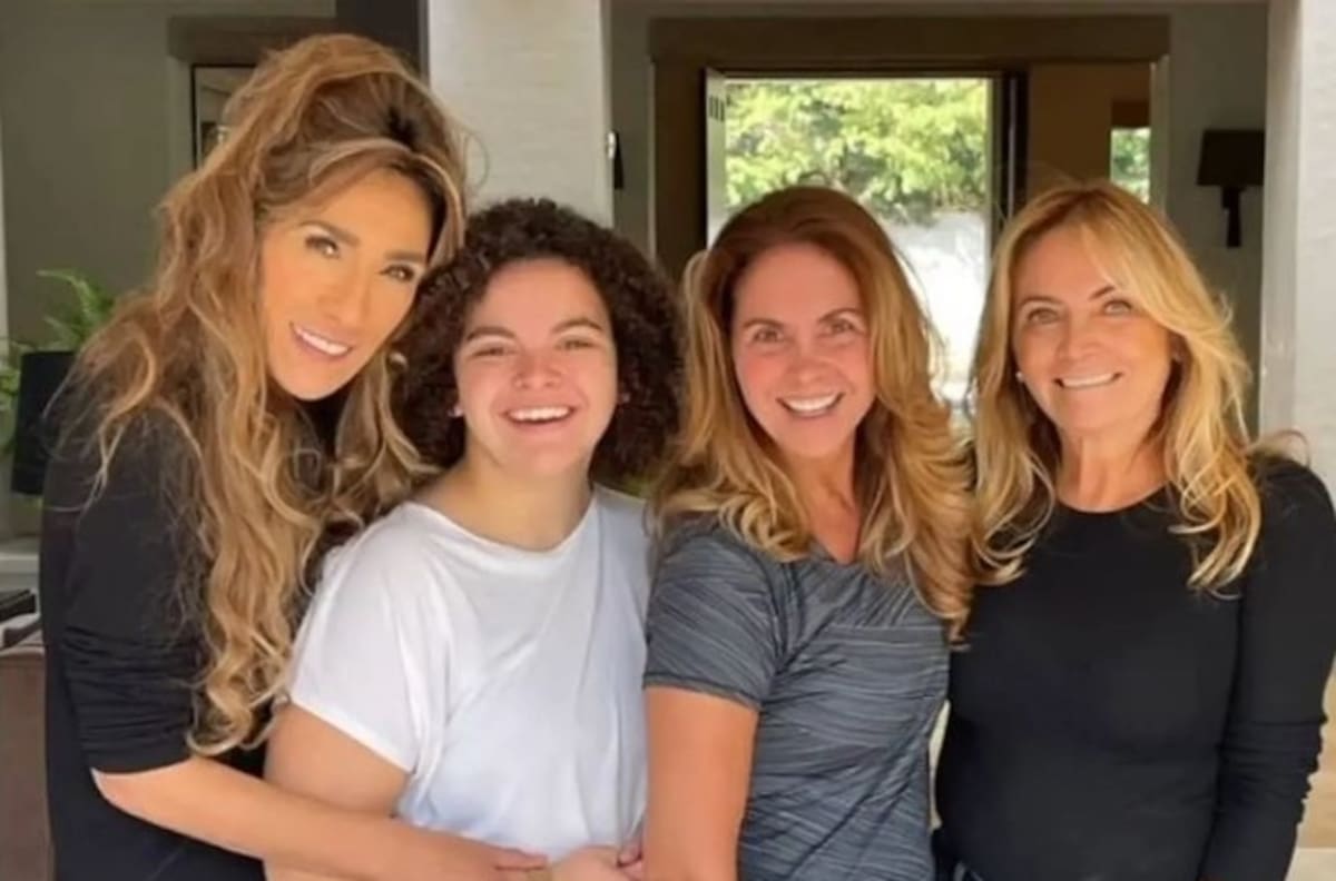 Lucero responde si es verdad que su afamada hija ya tiene novio