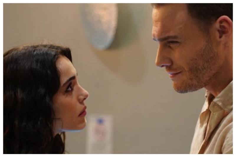 Hafsanur Sancaktutan y Kerem Bürsin. una pareja que ha incrementado sus niveles de audiencia por la química que transmiten.