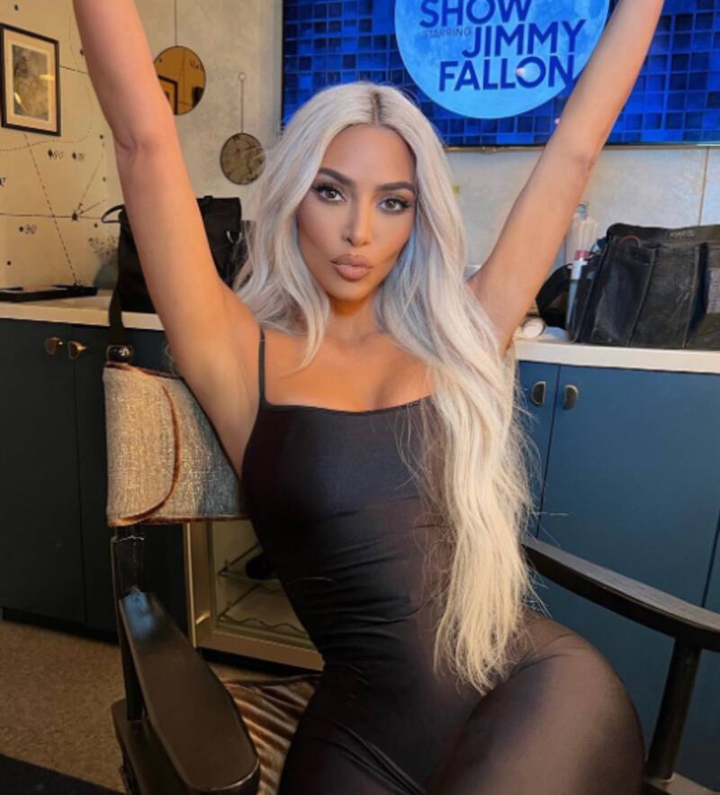 Kim Kardashian regaña a sus hijos en programa en vivo - Créditos: TWITTER